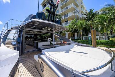  Pershing 8x On The Move  <b>Exterior Gallery</b>