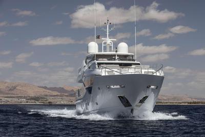 <b>Галерея</b>  Sunseeker 116 Yacht Coraysa 