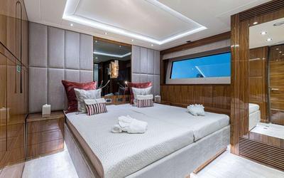 <b>Галерея интерьеров</b>  Sunseeker 131 Yacht Aladdin 