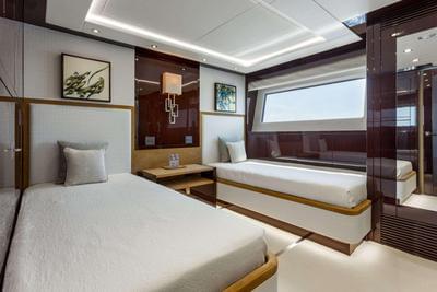 <b>Галерея интерьеров</b>  Sunseeker 131 Yacht Lady M 