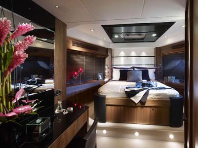 <b>Галерея интерьеров</b>  Sunseeker 80 Yacht Morning Star 
