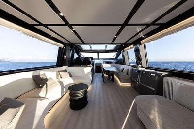  Azimut S8 Never Give Up  <b>Interior Gallery</b>