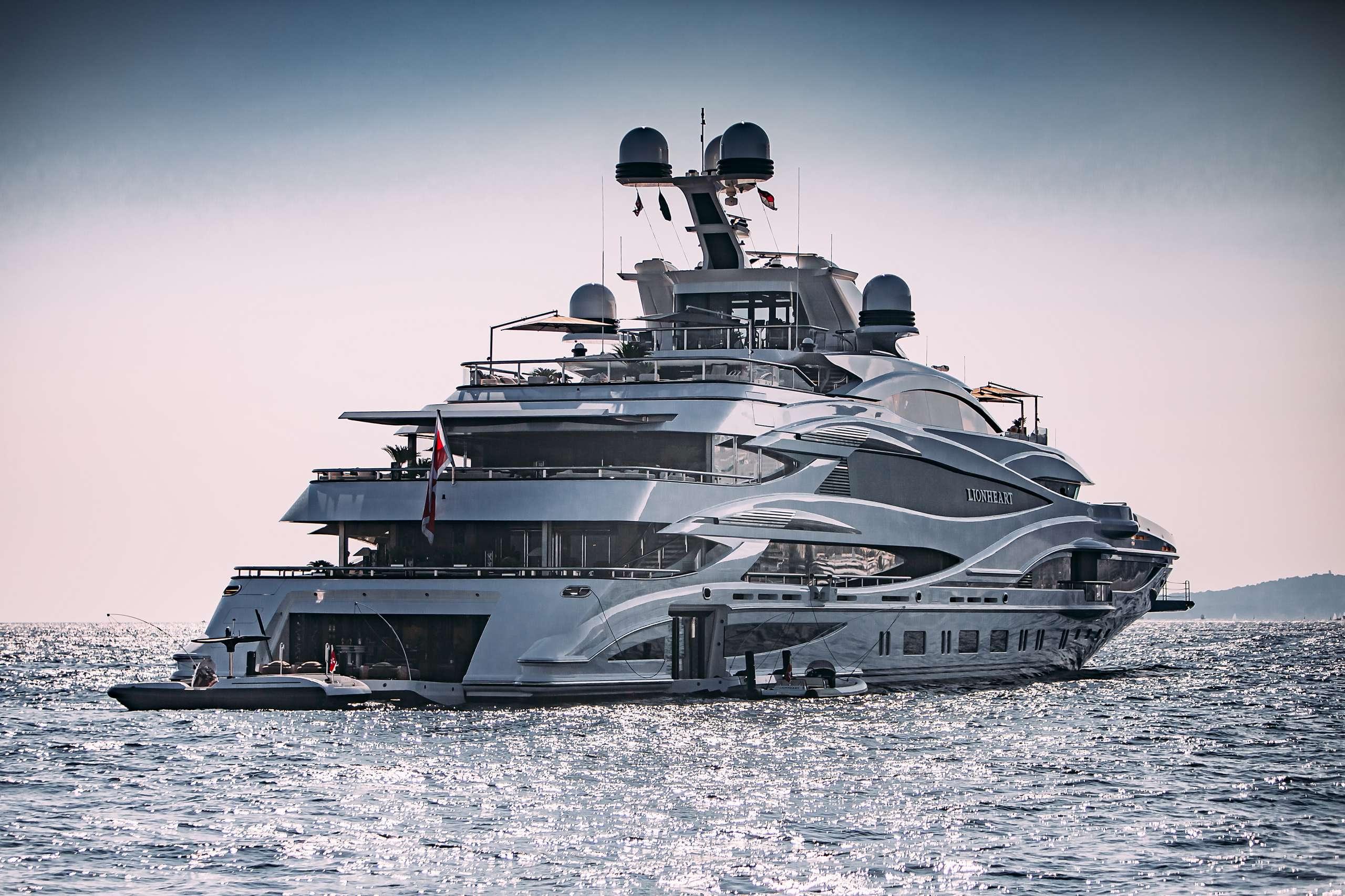 lionheart yacht helicopter