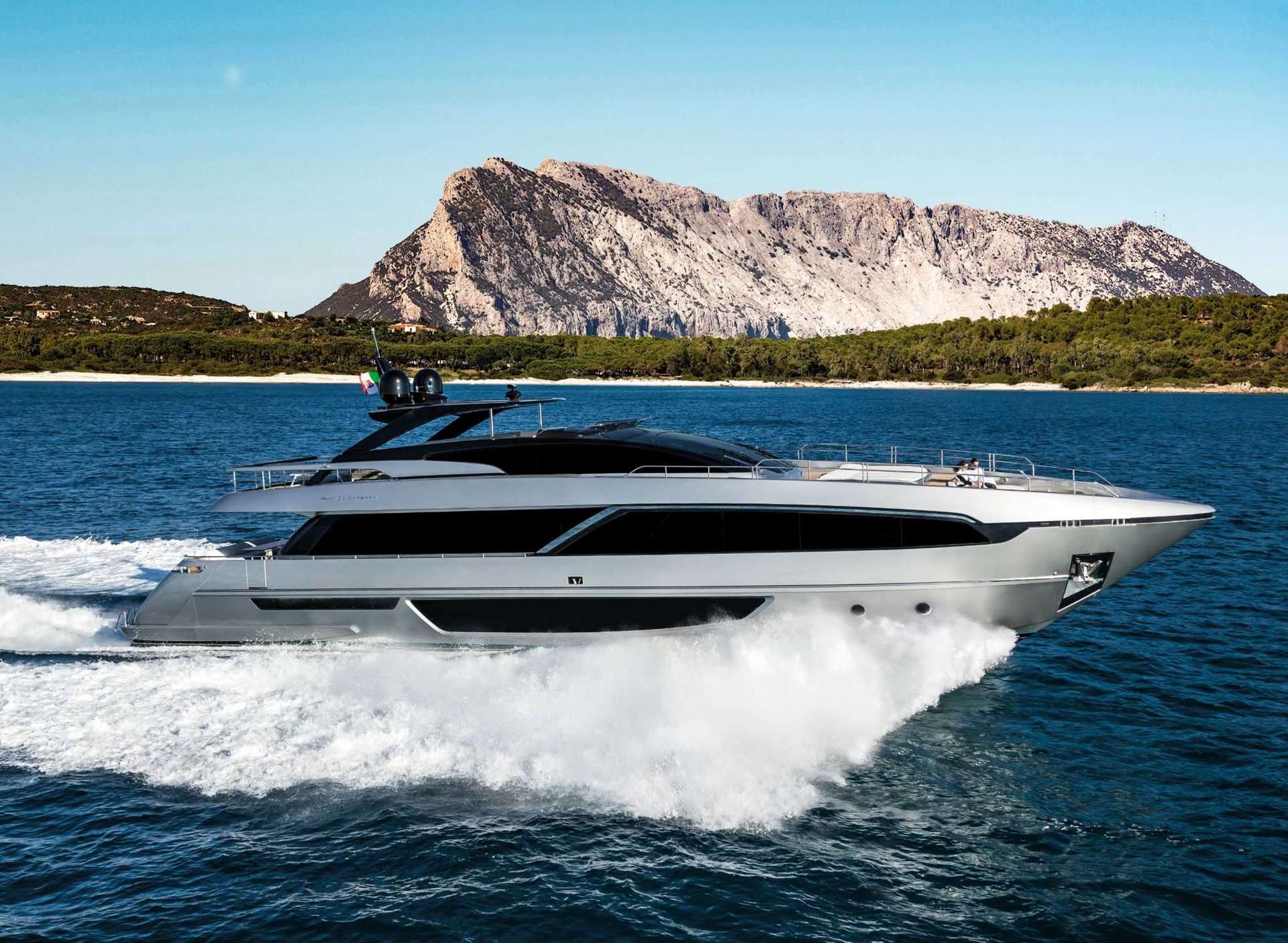 yacht riva 100' corsaro prezzo