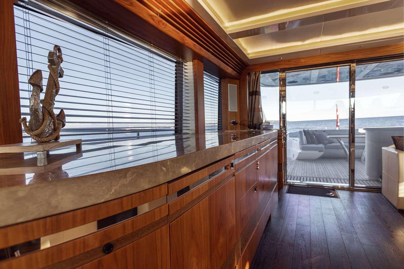 <b>Галерея интерьеров</b>  Sunseeker 101 Sport Yacht 
