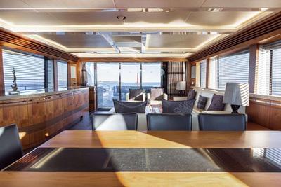<b>Галерея интерьеров</b>  Sunseeker 101 Sport Yacht 