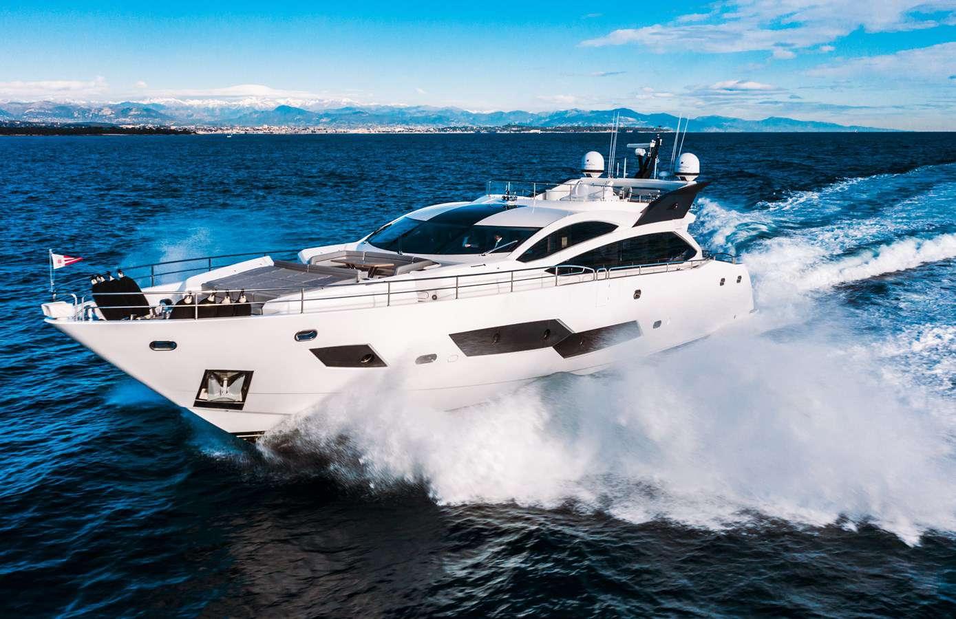 <b>Галерея</b>  Sunseeker 101 Sport Yacht 