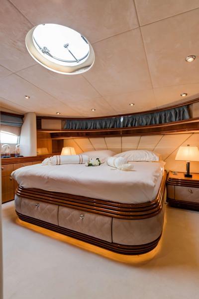 <b>Галерея интерьеров</b>  Sunseeker 105 Yacht 