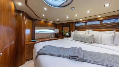 <b>Галерея интерьеров</b>  Sunseeker 105 Yacht Kefi 