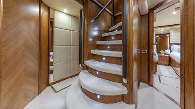 <b>Галерея интерьеров</b>  Sunseeker 105 Yacht Kefi 