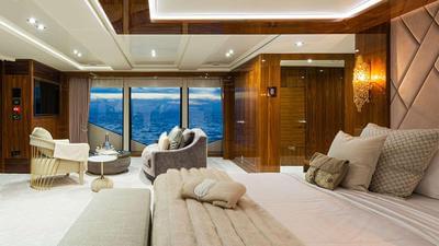 <b>Галерея интерьеров</b>  Sunseeker 131 Yacht 