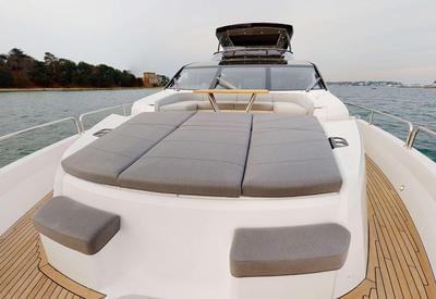 <b>Галерея</b>  Sunseeker 88 Yacht New 1 