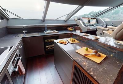 <b>Галерея интерьеров</b>  Sunseeker 88 Yacht New Innova 