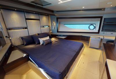 <b>Галерея</b>  Sunseeker 88 Yacht New 1 