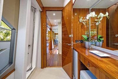 <b>Галерея интерьеров</b>  Sunseeker 95 Yacht Nitsa 