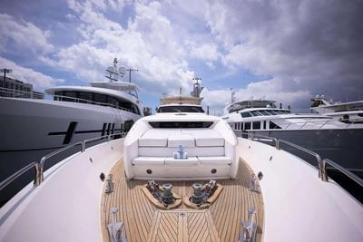 <b>Галерея</b>  Sunseeker 105 Yacht Delfino 