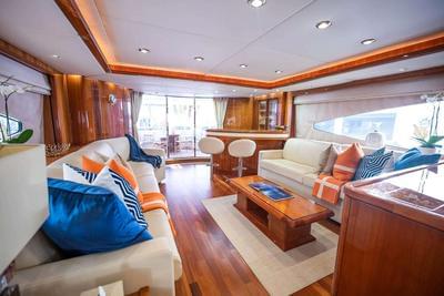<b>Галерея интерьеров</b>  Sunseeker 105 Yacht Delfino 