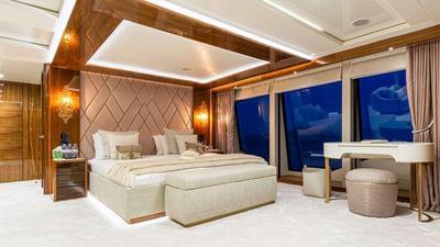 <b>Галерея</b>  Sunseeker 131 Yacht Living The Dream 
