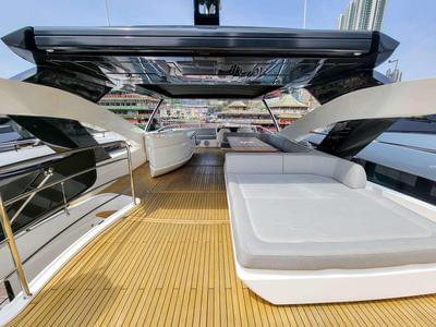 <b>Галерея</b>  Sunseeker 86 Yacht Living The Dream 