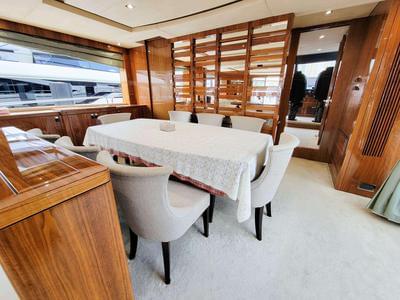<b>Галерея интерьеров</b>  Sunseeker 86 Yacht Pura Vida CR 