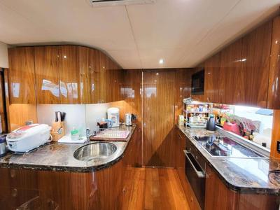 <b>Галерея интерьеров</b>  Sunseeker 86 Yacht Providence 